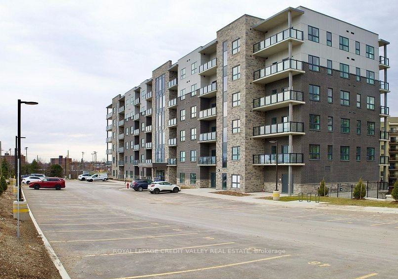 1000-lackner-boulevard-kitchener-ontario-x13733748