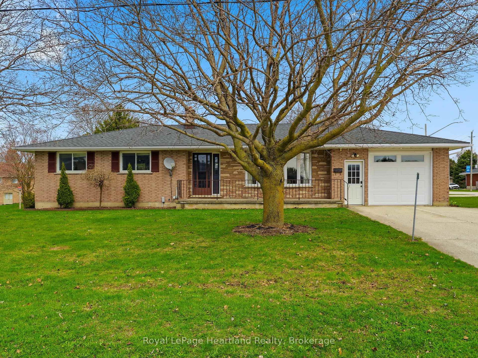 25-vincent-street-south-bruce-ontario-x13733782