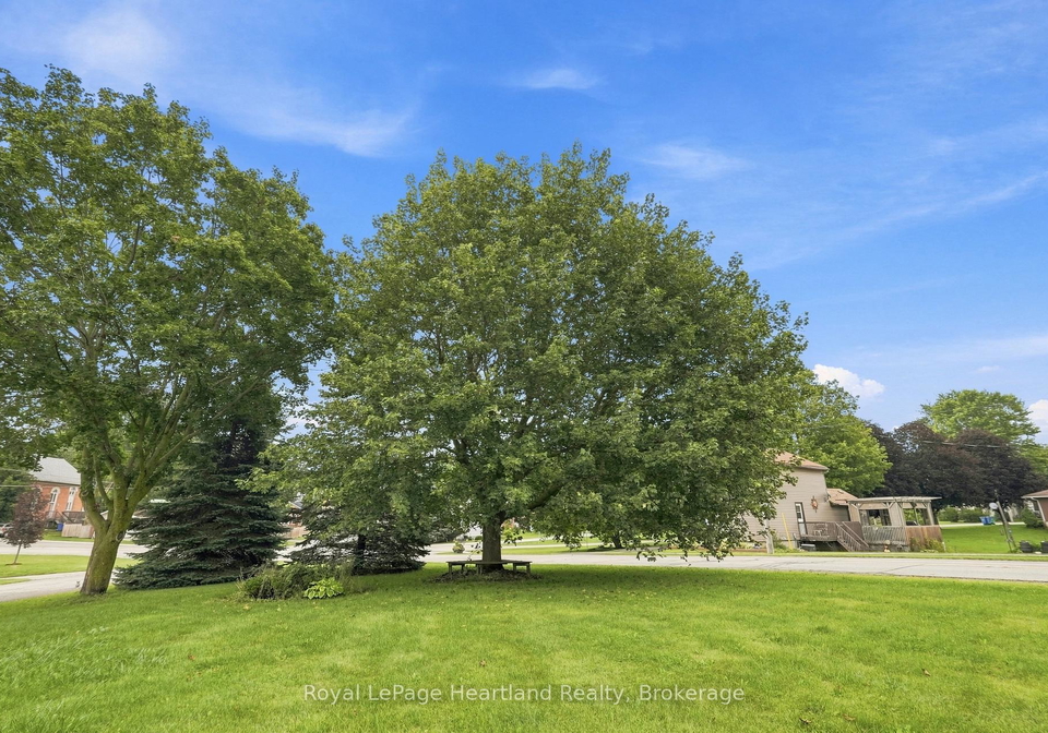1041-main-street-howick-ontario-x13734062
