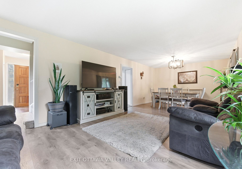 13-tamarack-street-deep-river-ontario-x13734380