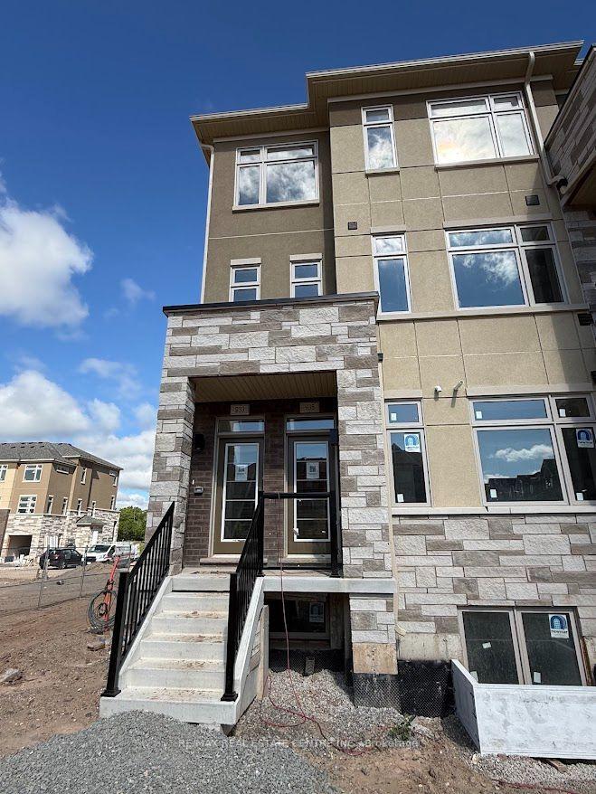 933-north-waterdown-drive-hamilton-ontario-x13734842