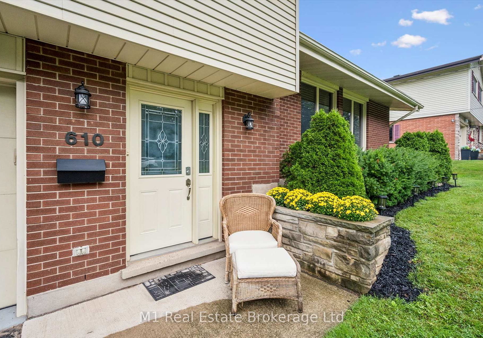 610-st-david-street-s-centre-wellington-ontario-x13735072