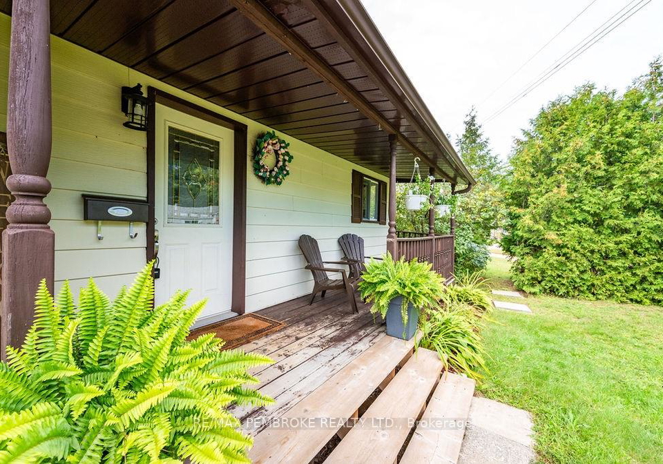 143-schwanz-road-petawawa-ontario-x13735080