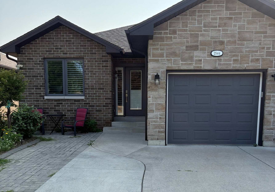 2544-pillette-road-windsor-ontario-x13735102