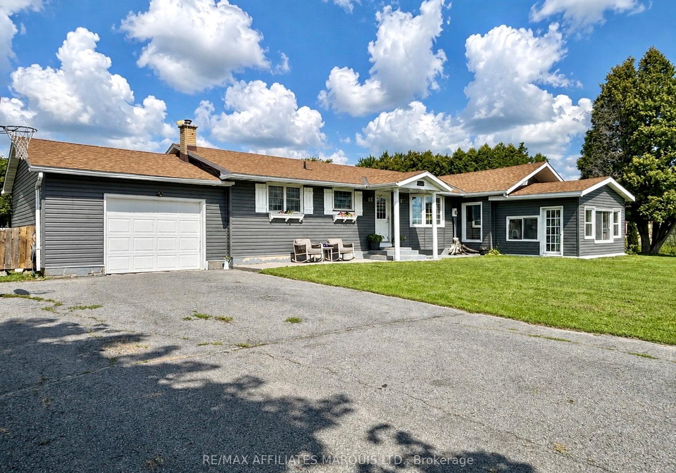 15253-county-road-2-south-stormont-ontario-x13735294