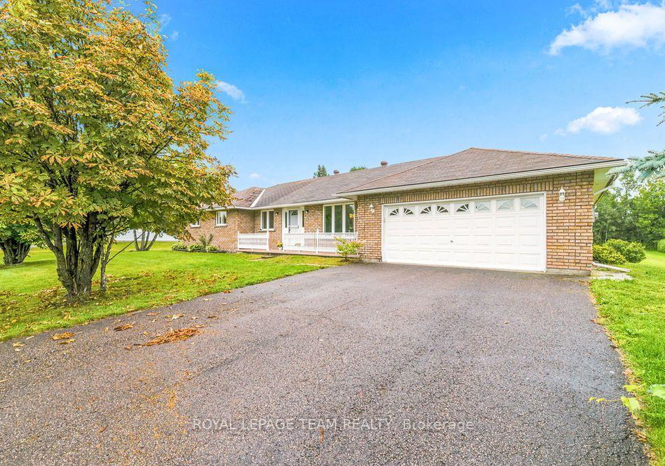 13-springfield-drive-whitewater-region-ontario-x13735344