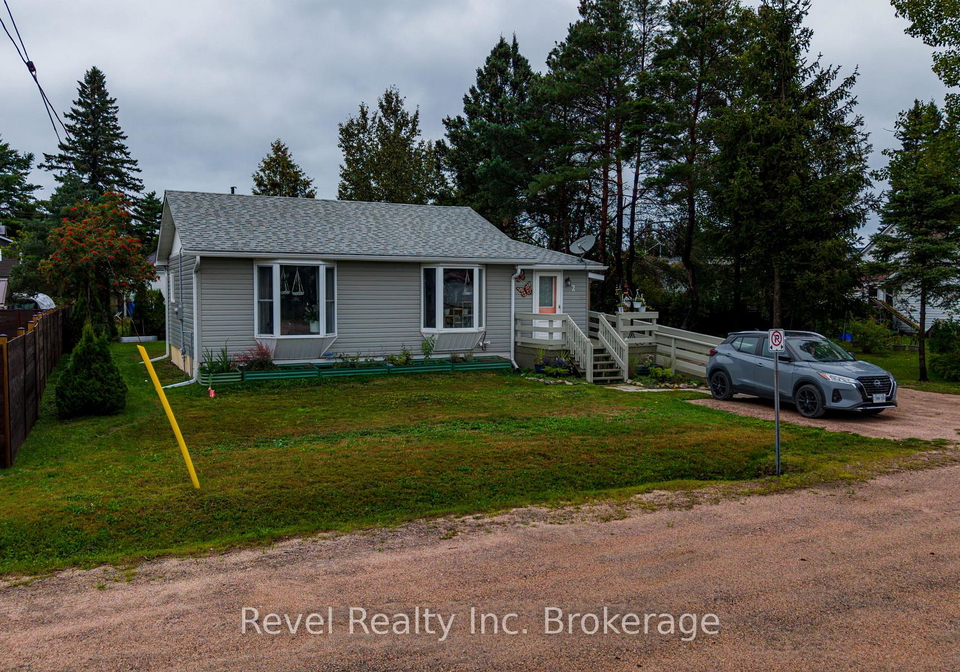 2-lincoln-avenue-south-river-ontario-x13735536