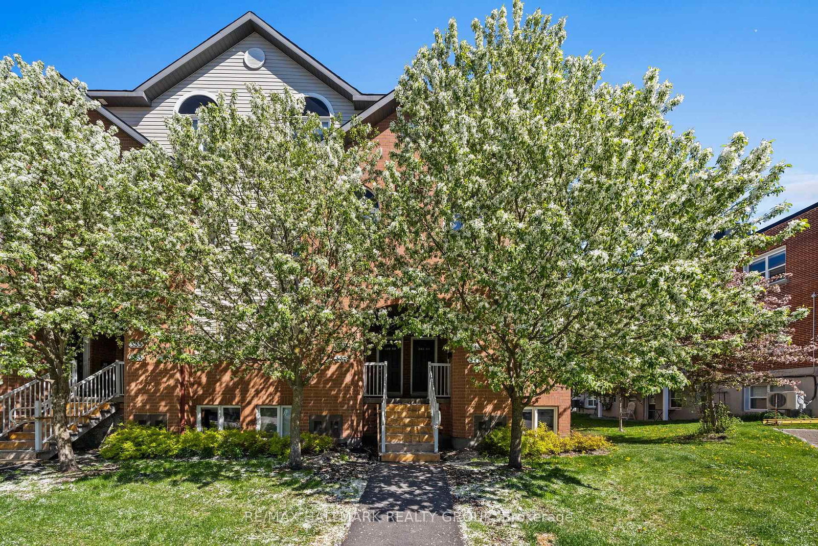 49-jardin-private-ottawa-ontario-x13735606