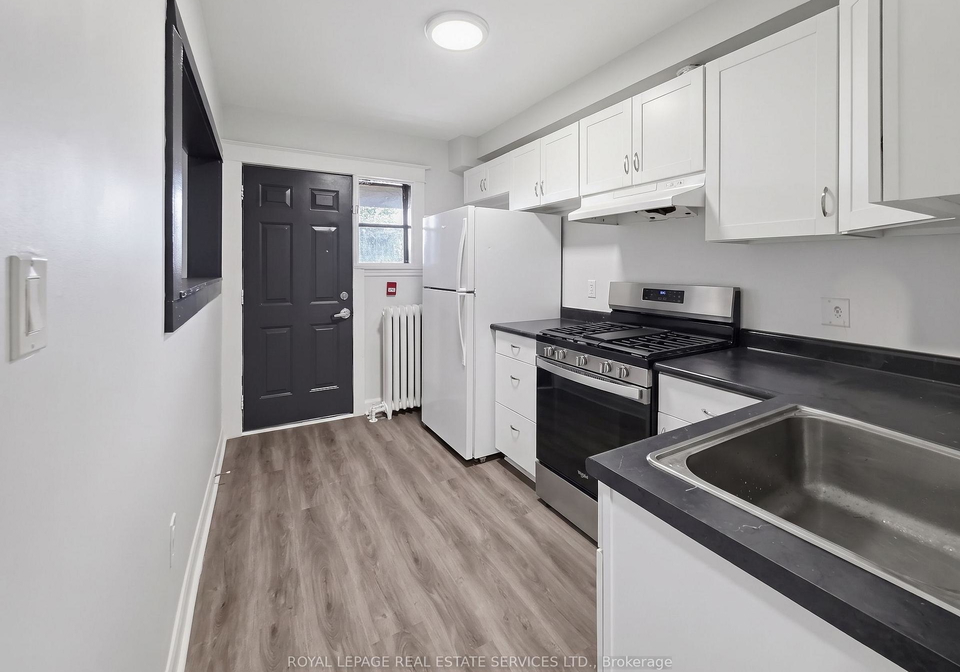 8-ottawa-street-n-hamilton-ontario-x13735982