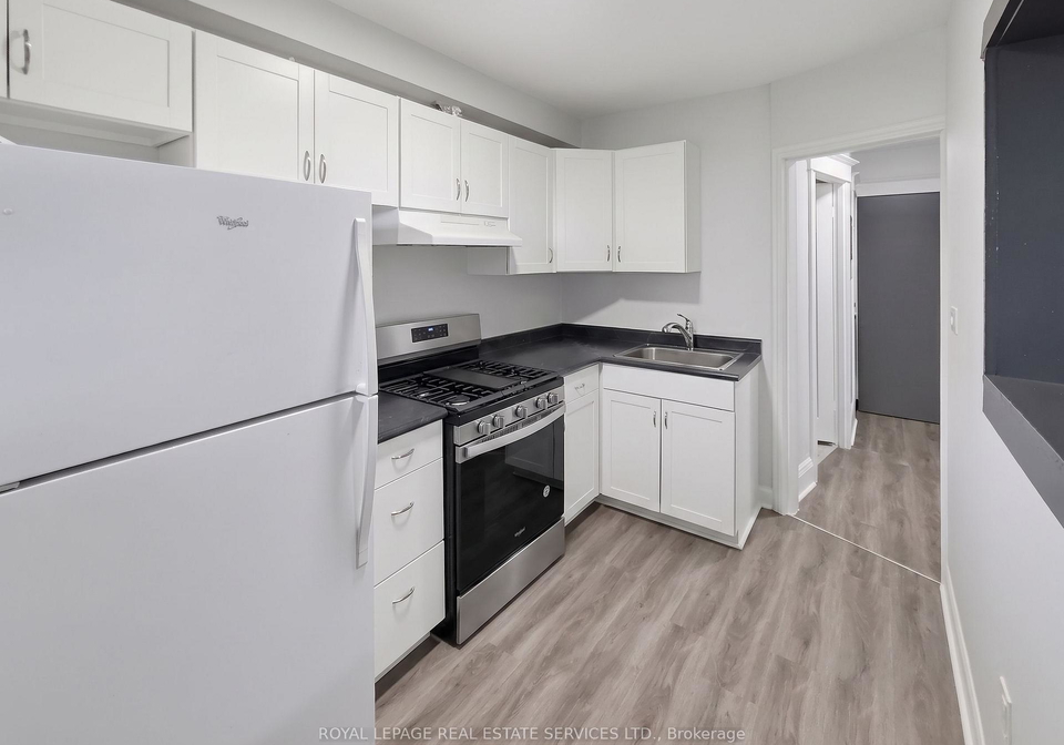 8-ottawa-street-n-hamilton-ontario-x13735982