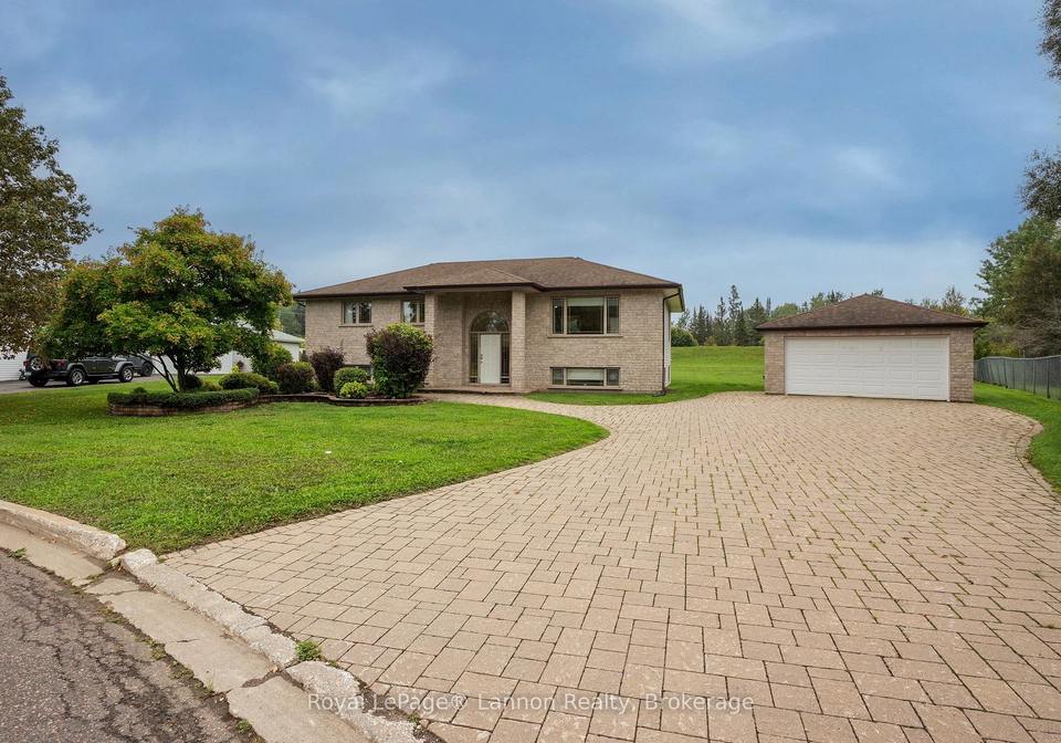 2196-falconcrest-drive-thunder-bay-ontario-x13736166