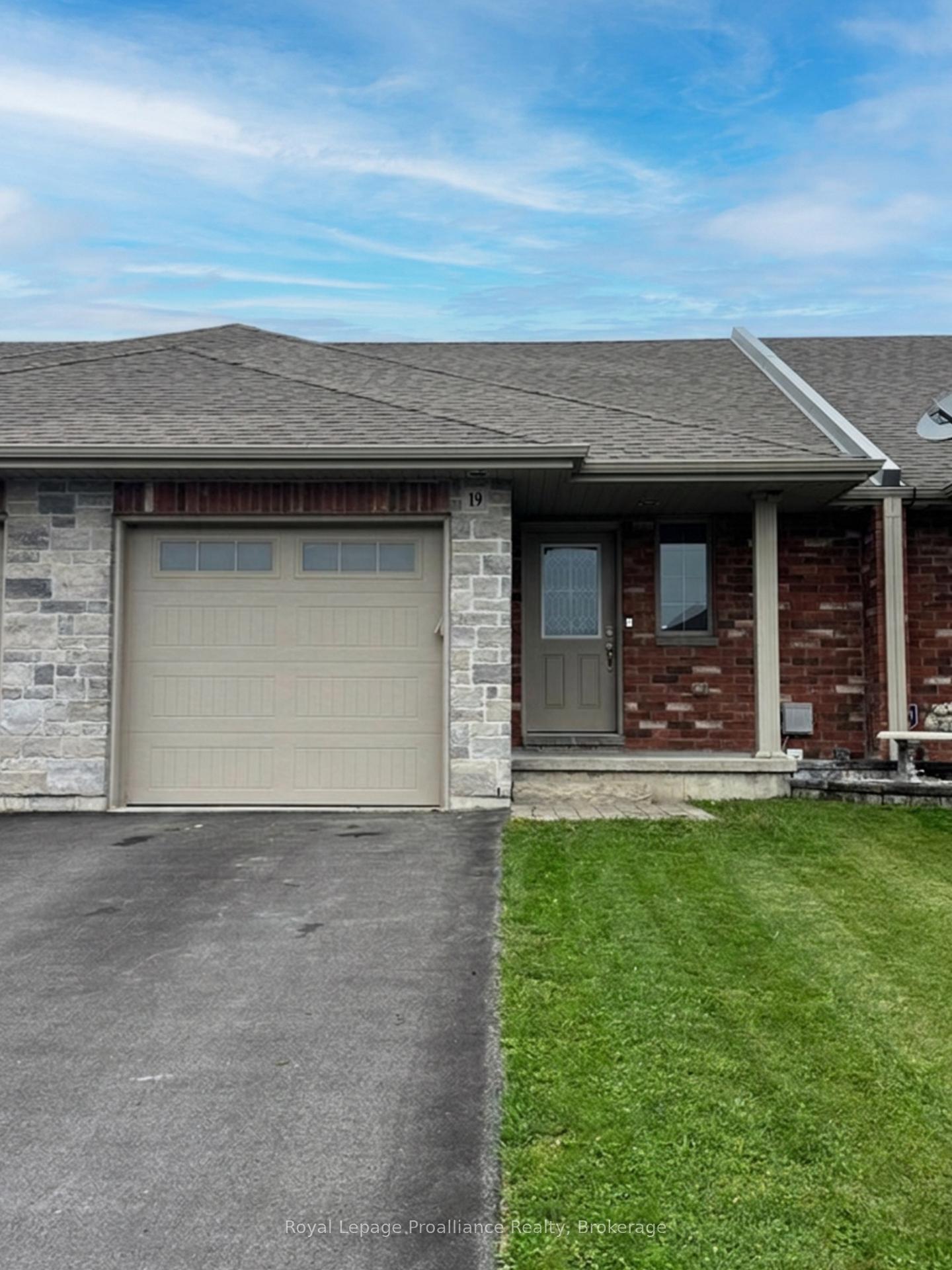 19-mcintosh-crescent-quinte-west-ontario-x13736682