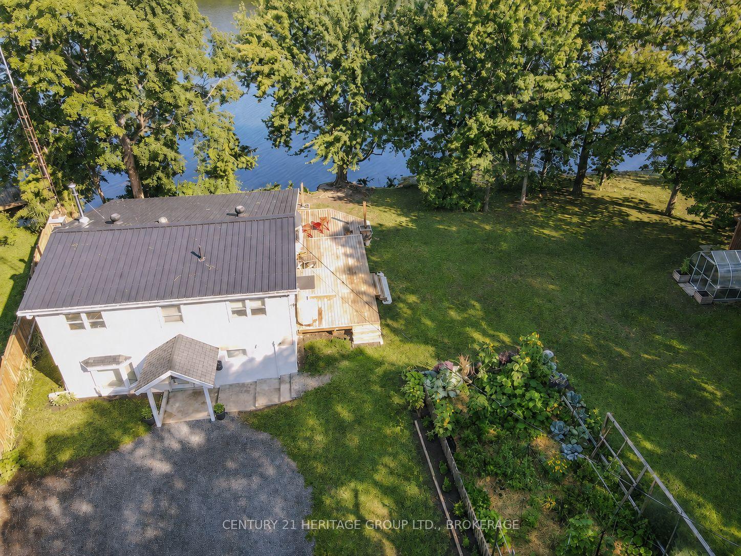 1127-perry-lane-frontenac-ontario-x13736812
