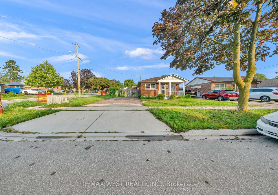 28-donley-street-kitchener-ontario-x13737416