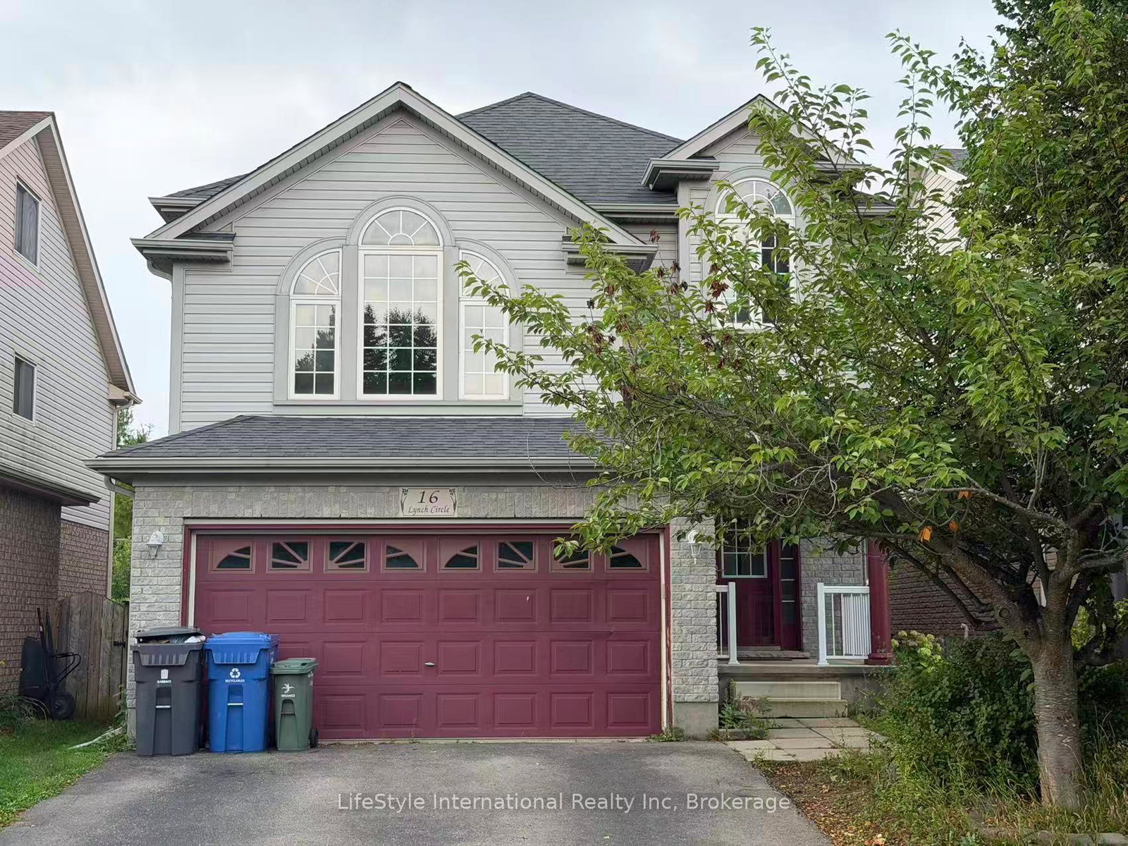 16-lynch-circle-guelph-ontario-x13737694