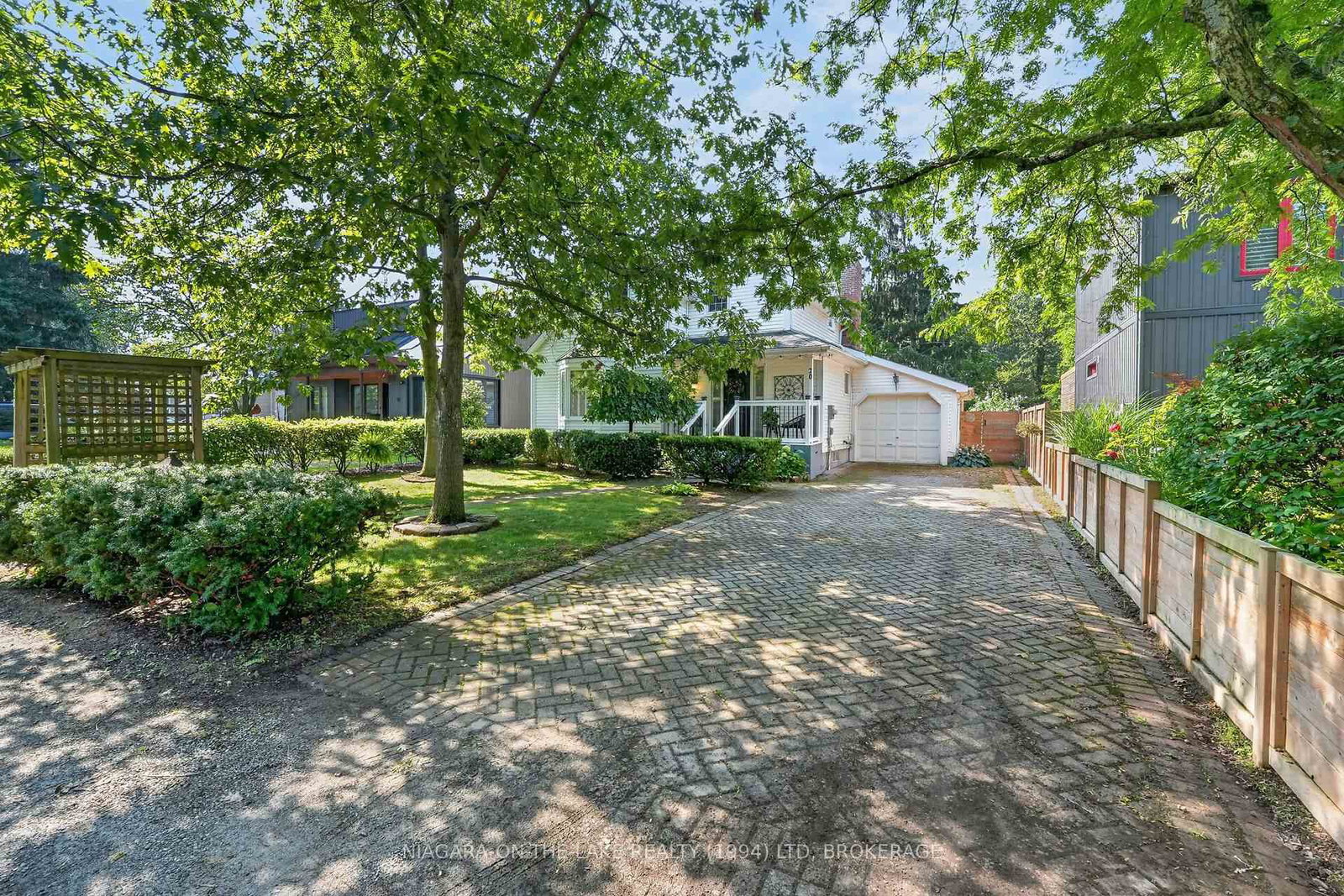 20-vincent-avenue-niagara-on-the-lake-ontario-x13737768