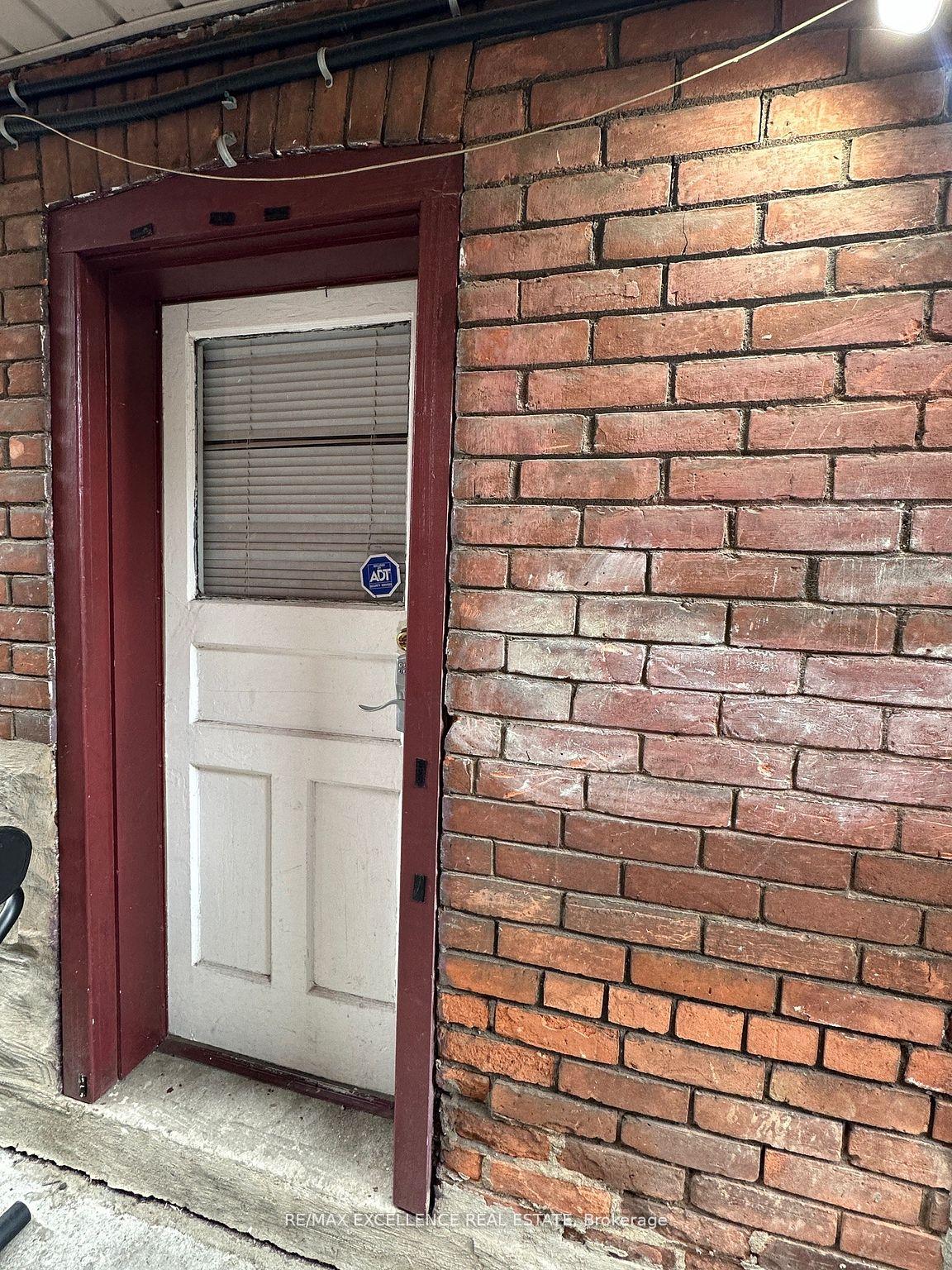 25-barnesdale-avenue-s-hamilton-ontario-x13737790