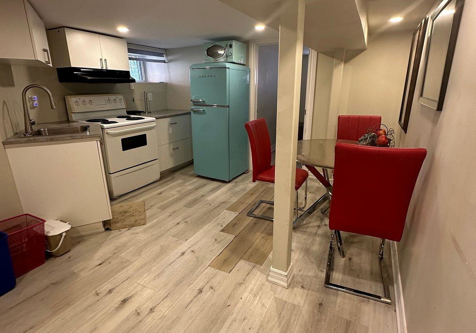25-barnesdale-avenue-s-hamilton-ontario-x13737790