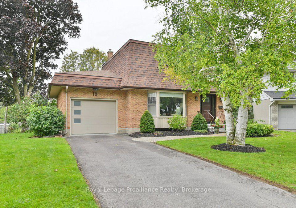 18-conger-place-belleville-ontario-x13737966