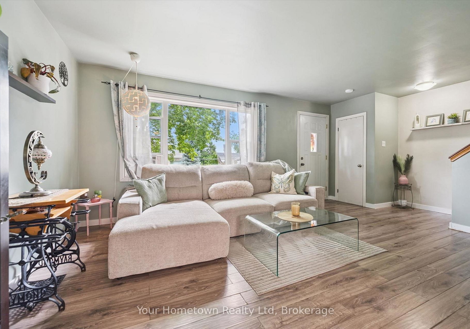 497-st-patrick-street-e-centre-wellington-ontario-x13738278