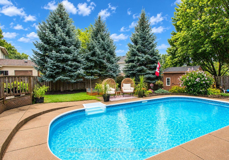 122-bier-crescent-wilmot-ontario-x13738328