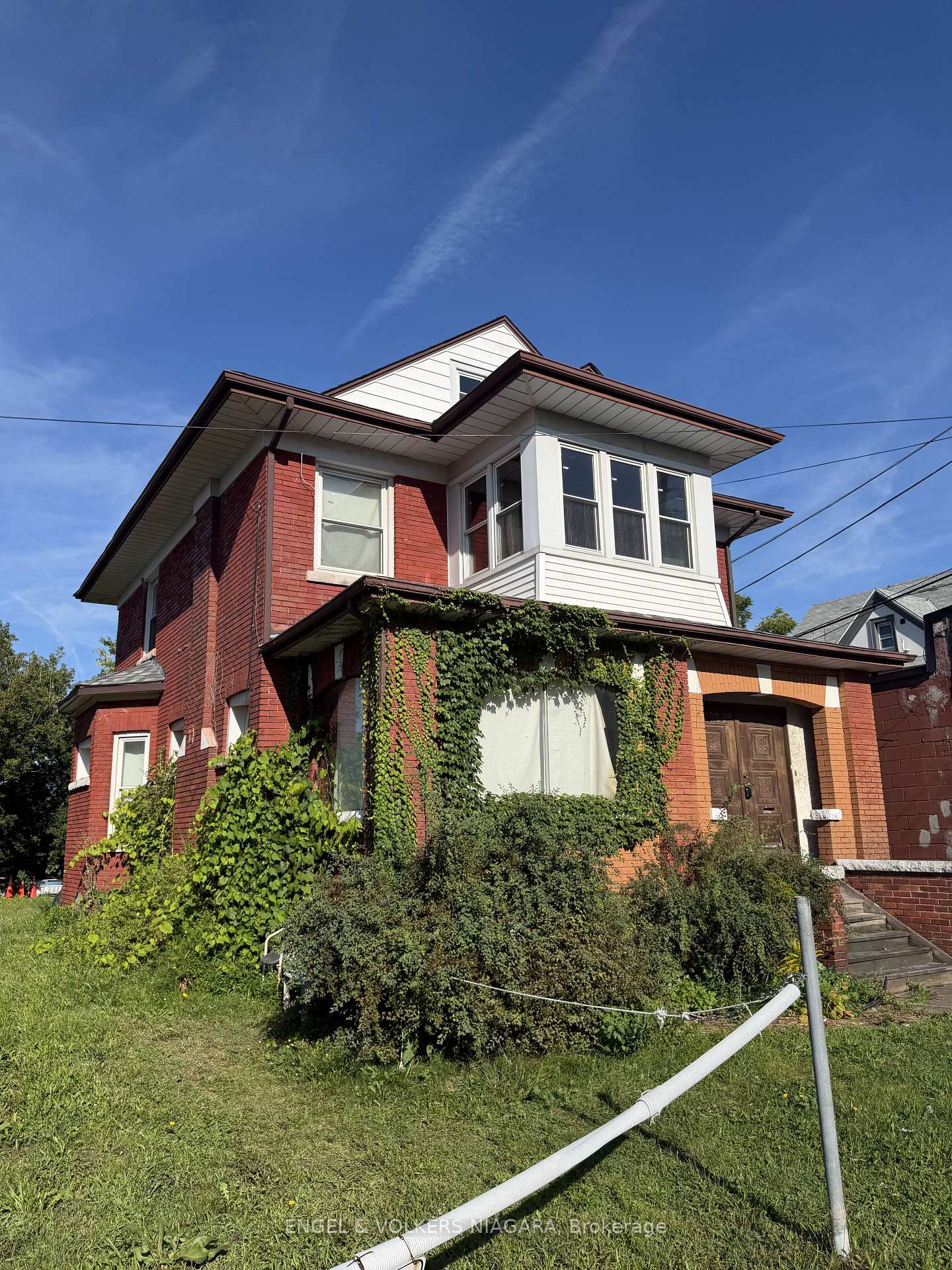 4689-w-crysler-avenue-niagara-falls-ontario-x13739304