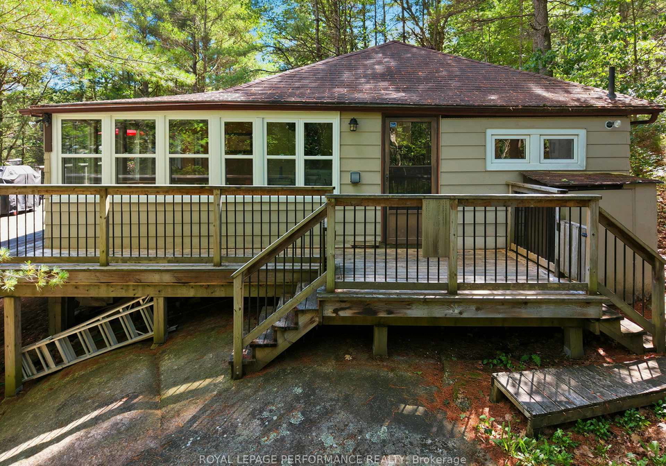 9596-go-home-lake-shore-georgian-bay-ontario-x13739330