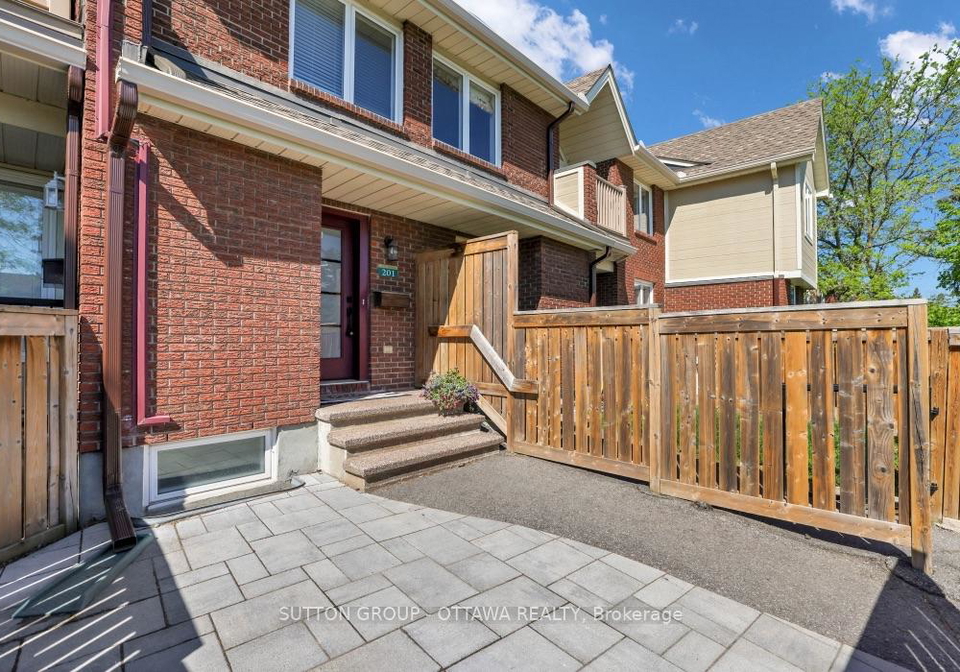 1835-marsala-crescent-ottawa-ontario-x13739566