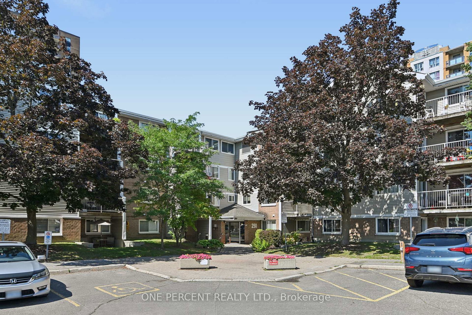 250-brittany-drive-ottawa-ontario-x13739766