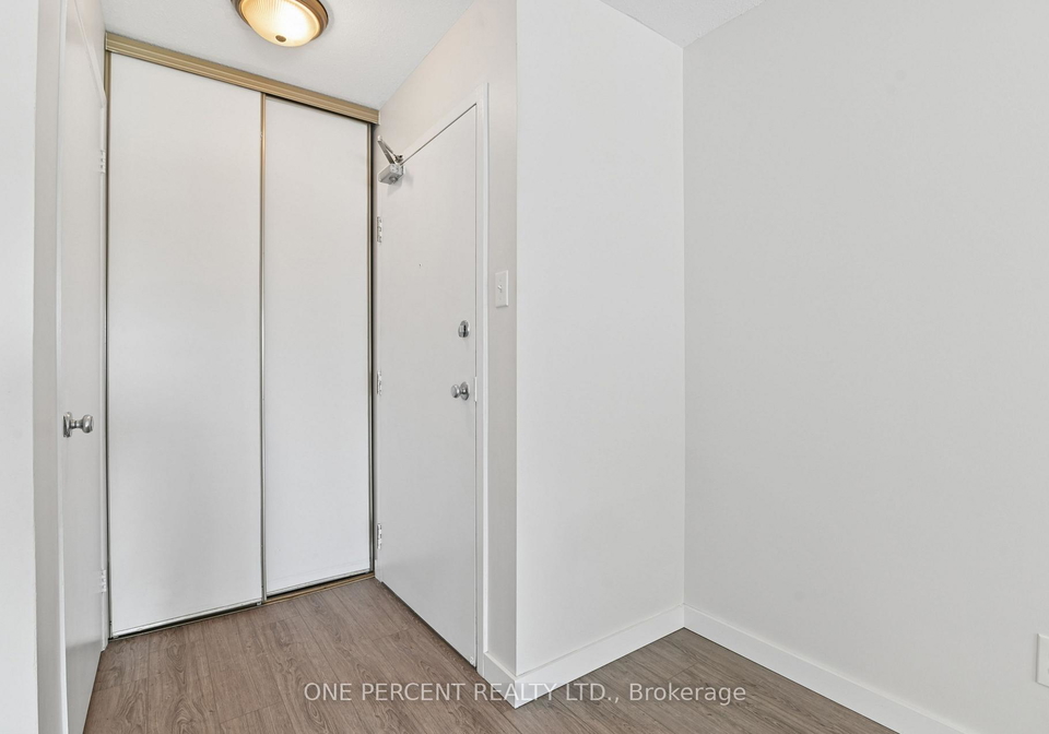 250-brittany-drive-ottawa-ontario-x13739766