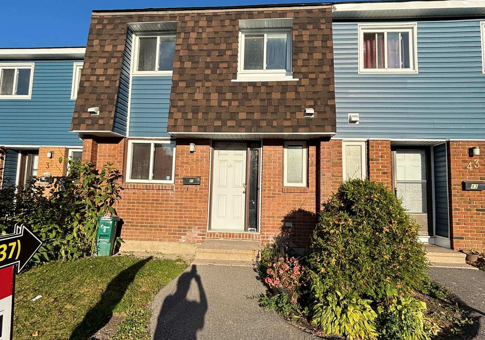 41-pixley-private-ottawa-ontario-x13739890