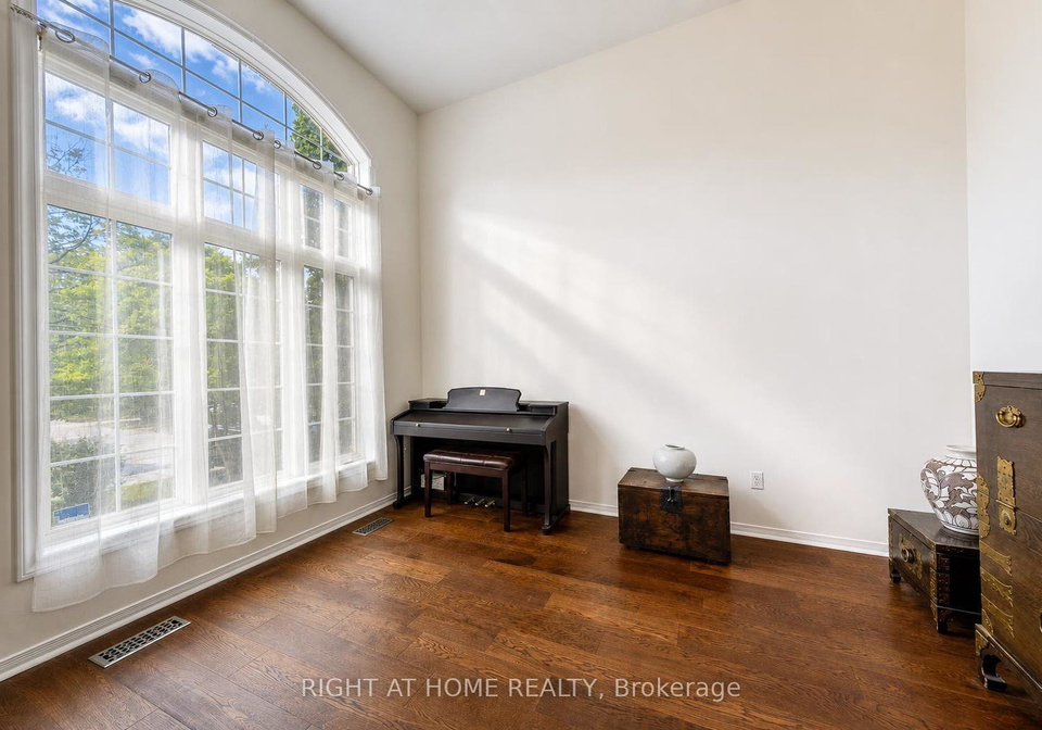 27-thoroughbred-boulevard-hamilton-ontario-x13740706
