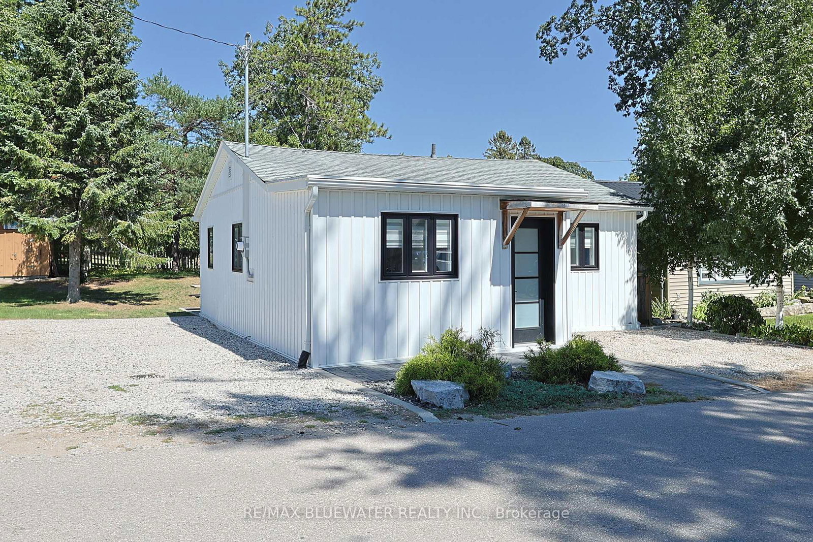 27-oak-street-lambton-shores-ontario-x13740776