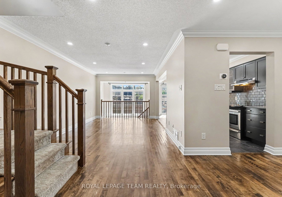 406-heathrow-private-ottawa-ontario-x13740782