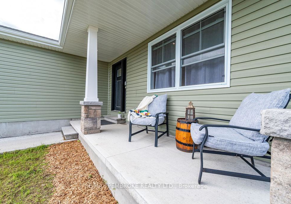 20-terrance-drive-petawawa-ontario-x13740964