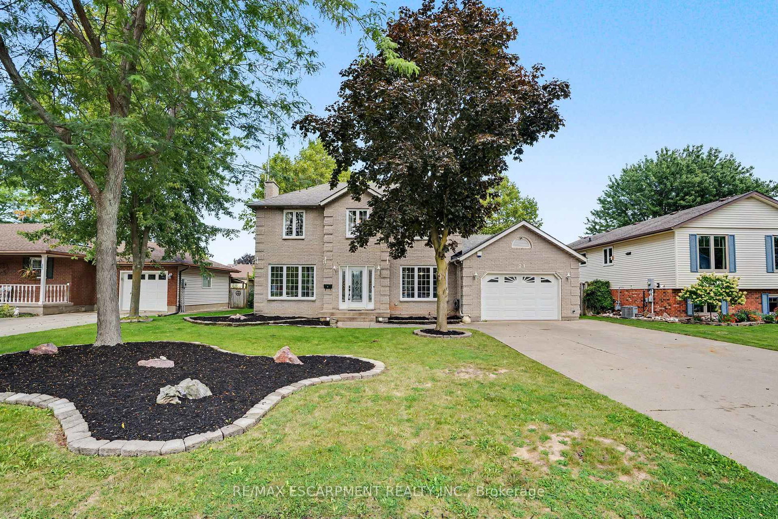 21-farewell-crescent-west-lincoln-ontario-x13741078