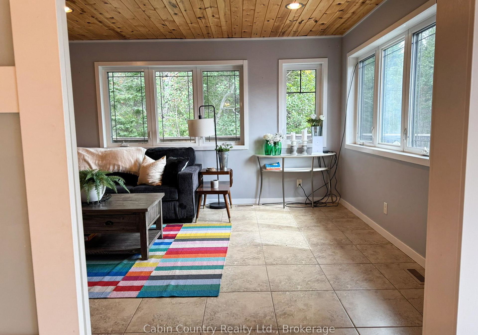 1-55-lily-pad-kenora-remote-area-ontario-x13741154