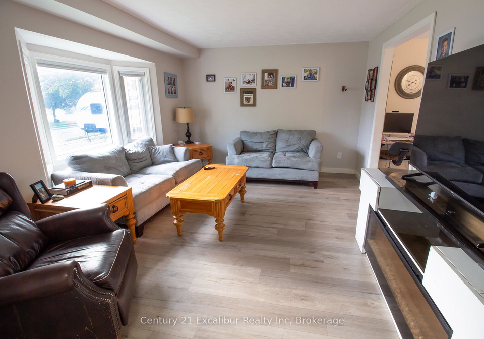 517-shortreed-avenue-centre-wellington-ontario-x13741876