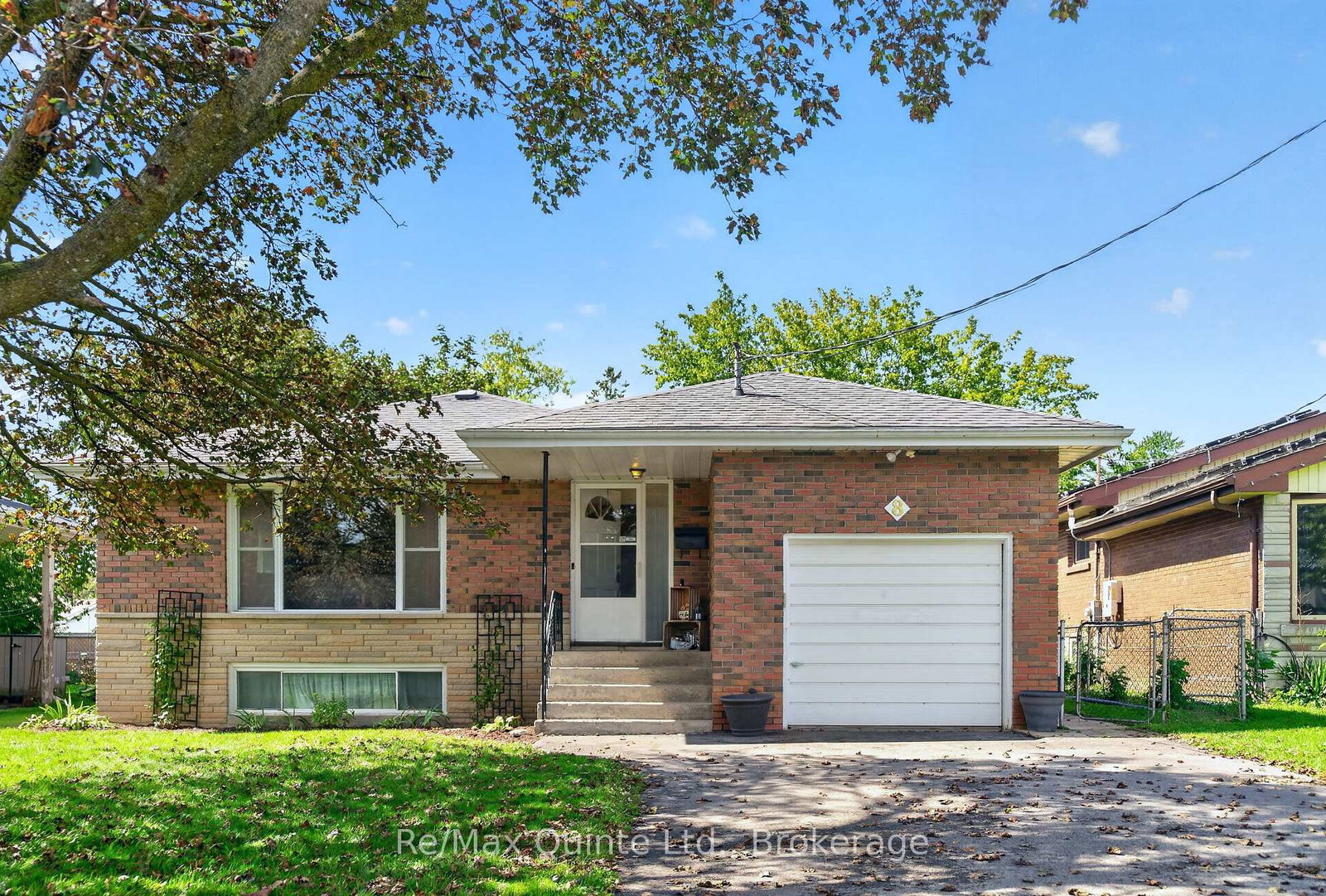 8-plaza-square-belleville-ontario-x13742246