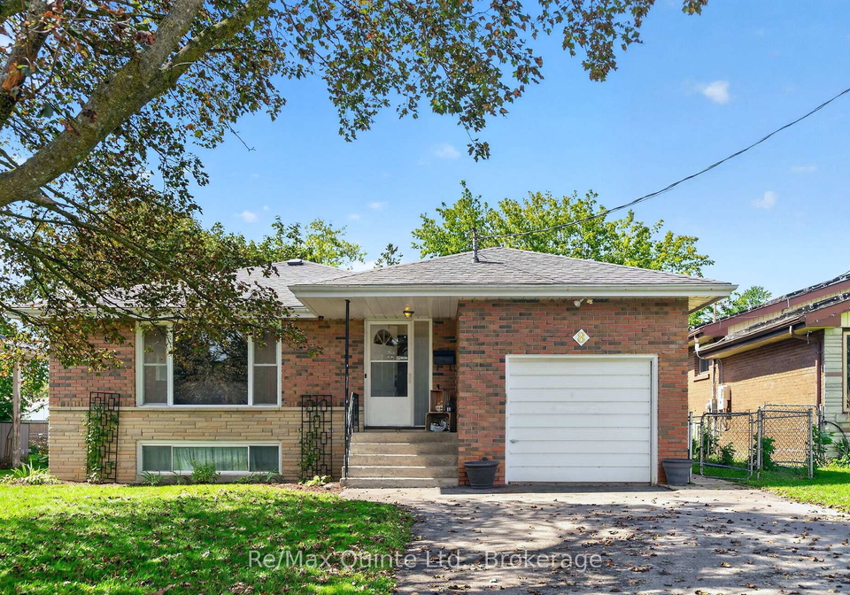 8-plaza-square-belleville-ontario-x13742246