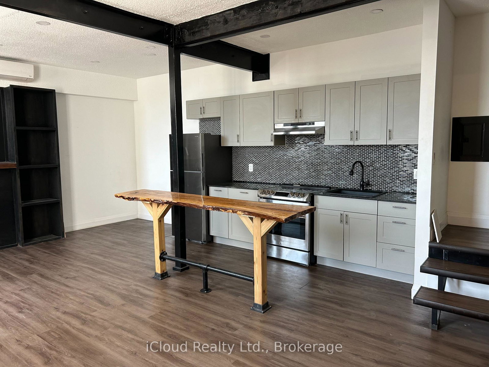 7-foundry-street-hamilton-ontario-x13742418