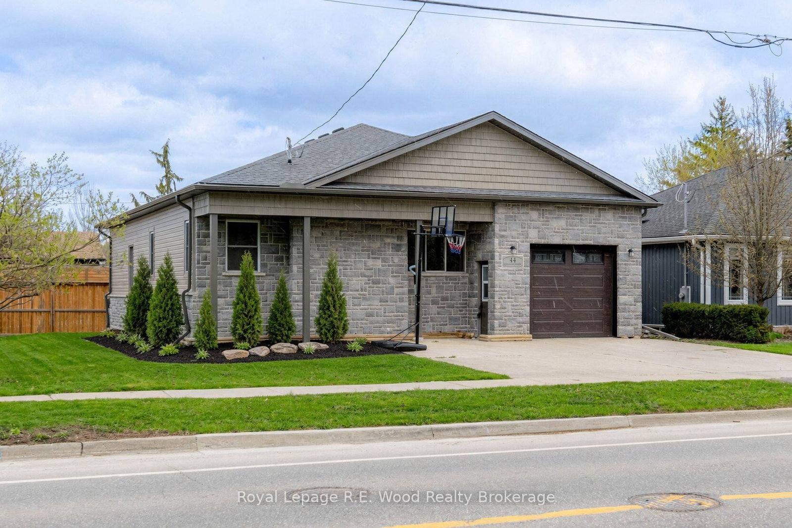 44-stover-street-n-norwich-ontario-x13742552