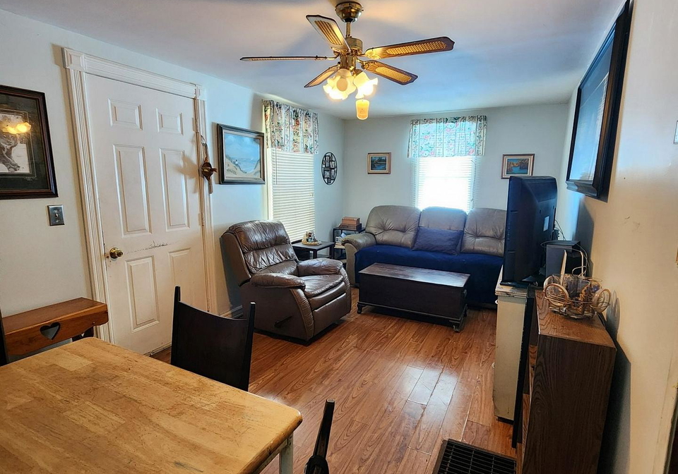 24-e-victoria-street-e-kawartha-lakes-ontario-x13743486