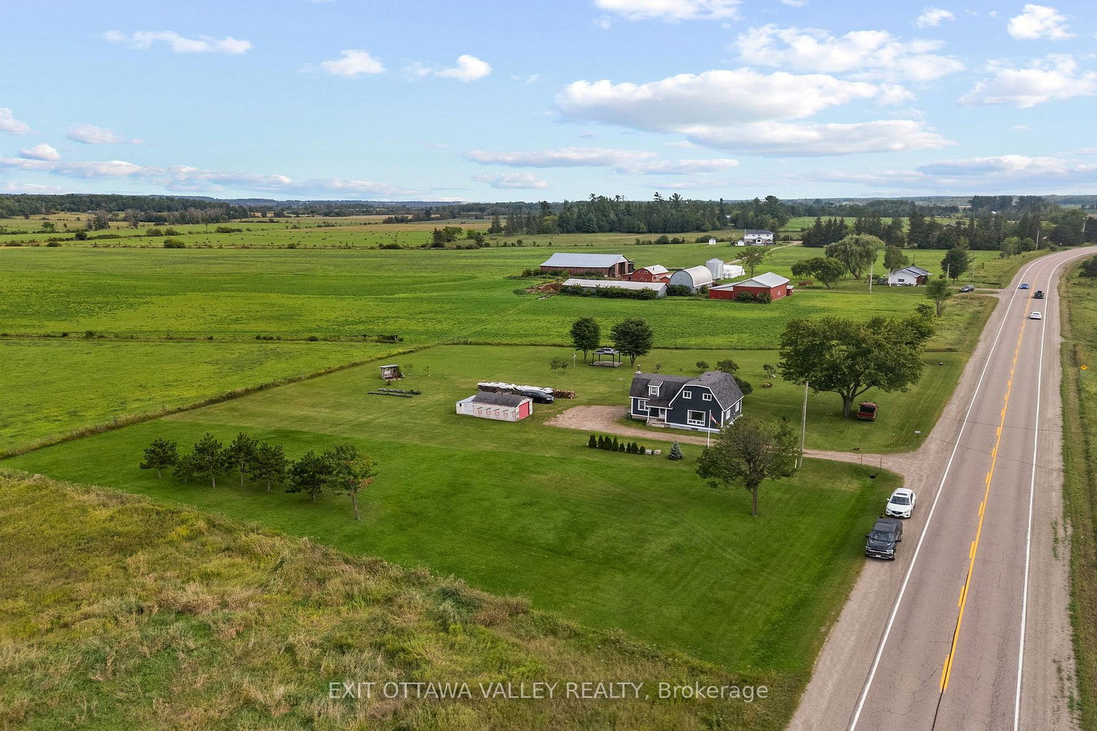 38922-41-highway-laurentian-valley-ontario-x13743660