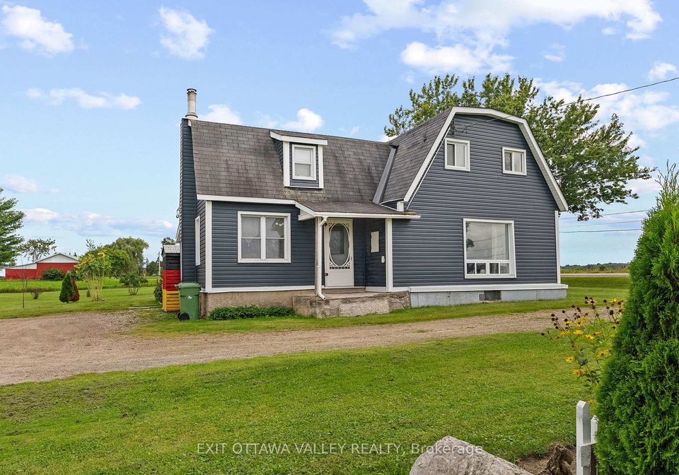 38922-41-highway-laurentian-valley-ontario-x13743660