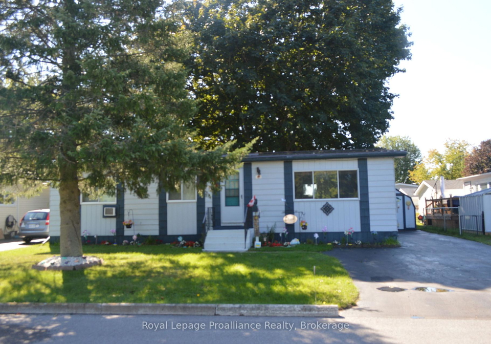 17-warbler-lane-quinte-west-ontario-x13744088