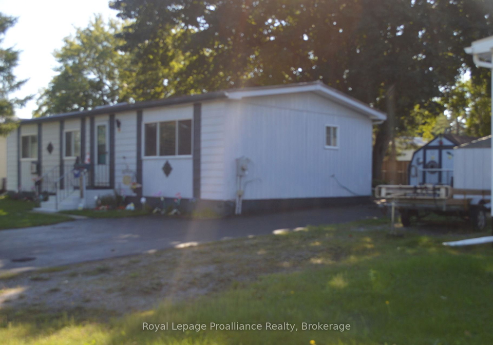 17-warbler-lane-quinte-west-ontario-x13744088