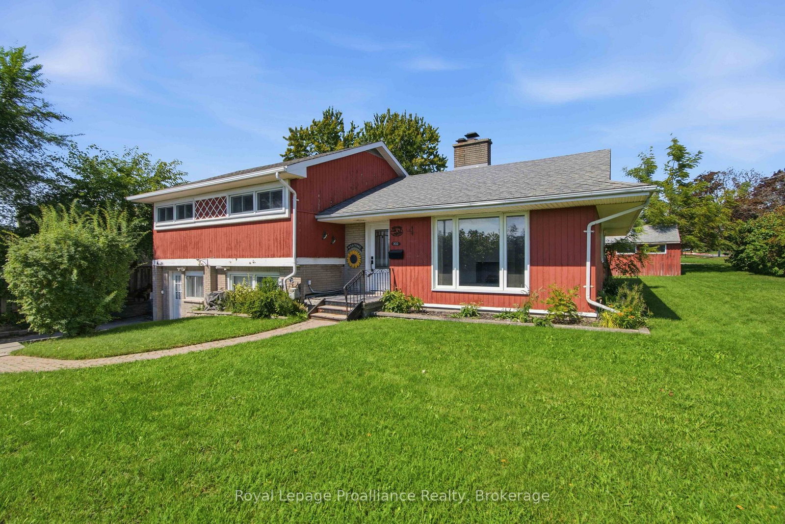 302-king-street-quinte-west-ontario-x13744720