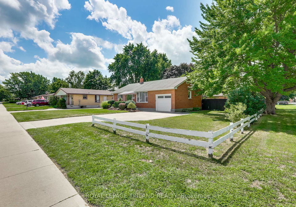 224-mckellar-street-strathroy-caradoc-ontario-x13744752