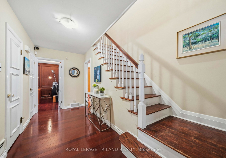 1104-the-parkway-london-east-ontario-x13744778